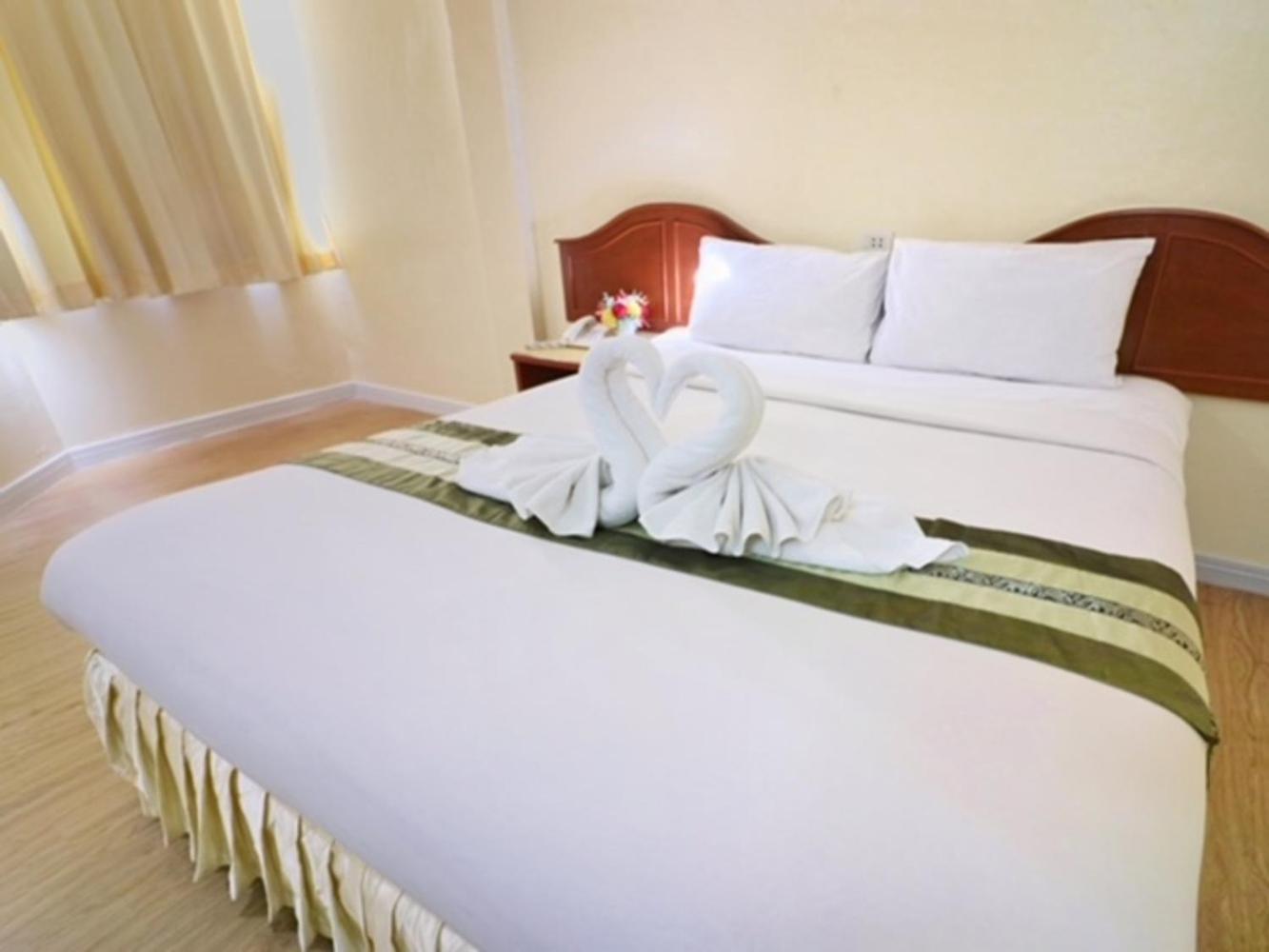Chumphon Gardens Hotel Екстер'єр фото