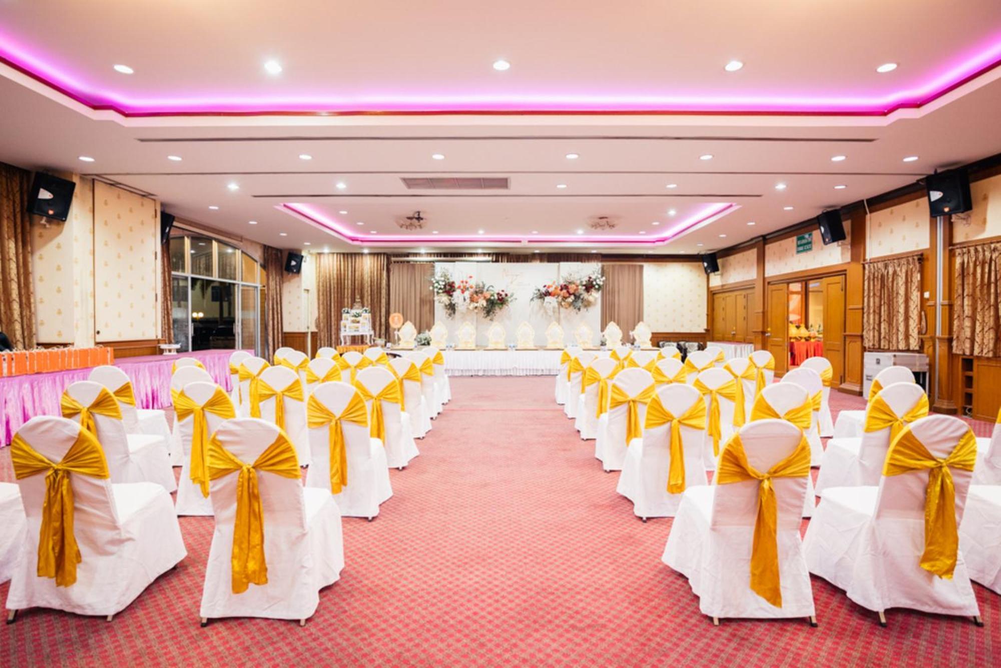 Chumphon Gardens Hotel Екстер'єр фото
