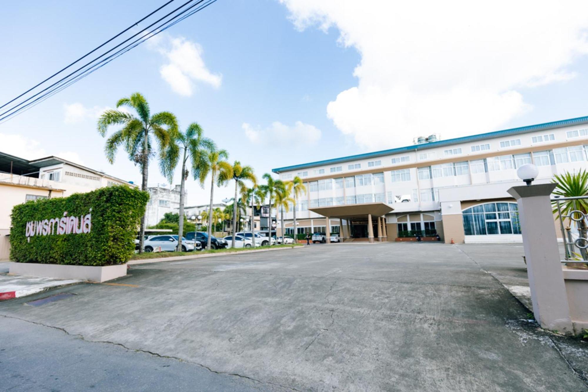 Chumphon Gardens Hotel Екстер'єр фото