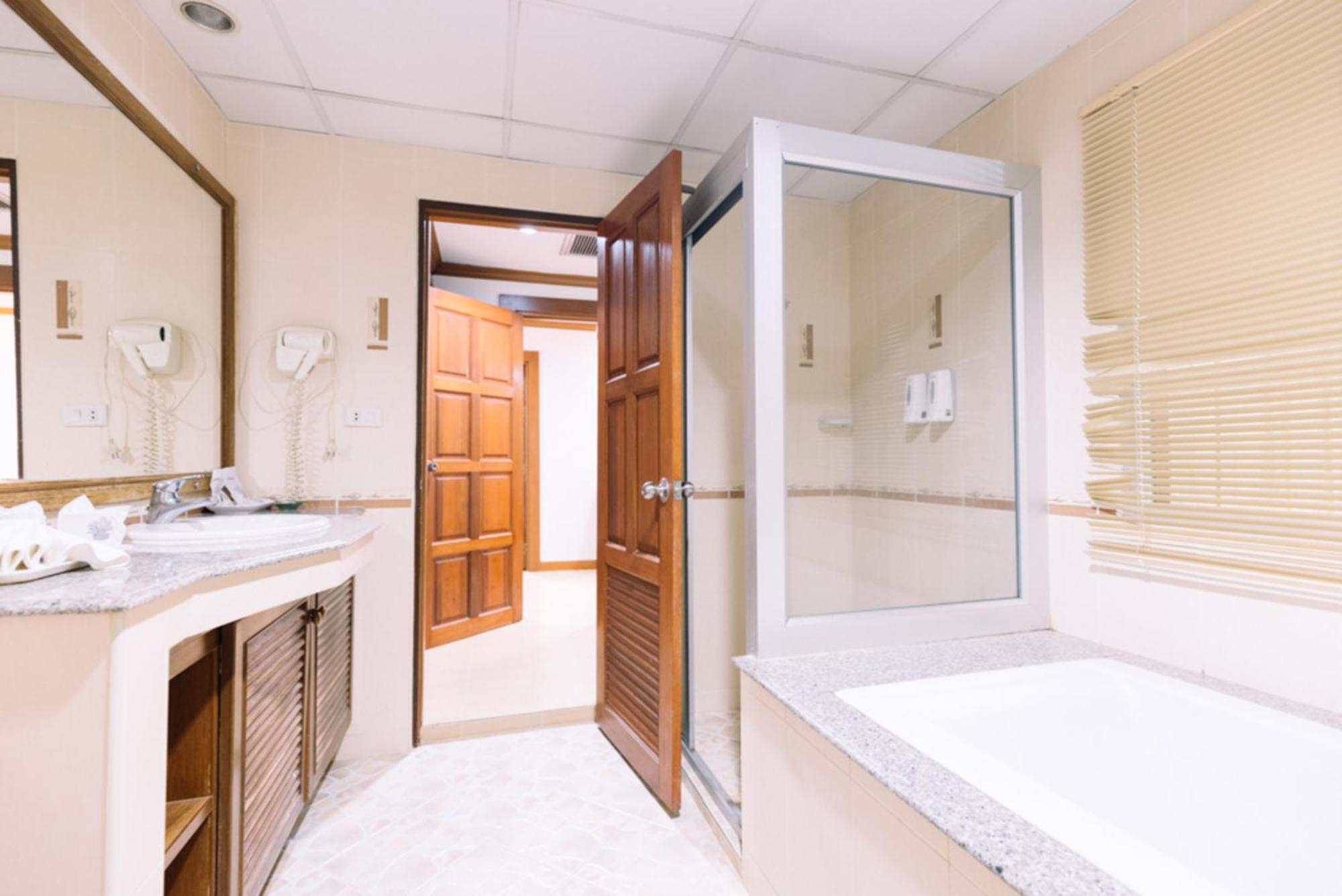 Chumphon Gardens Hotel Екстер'єр фото