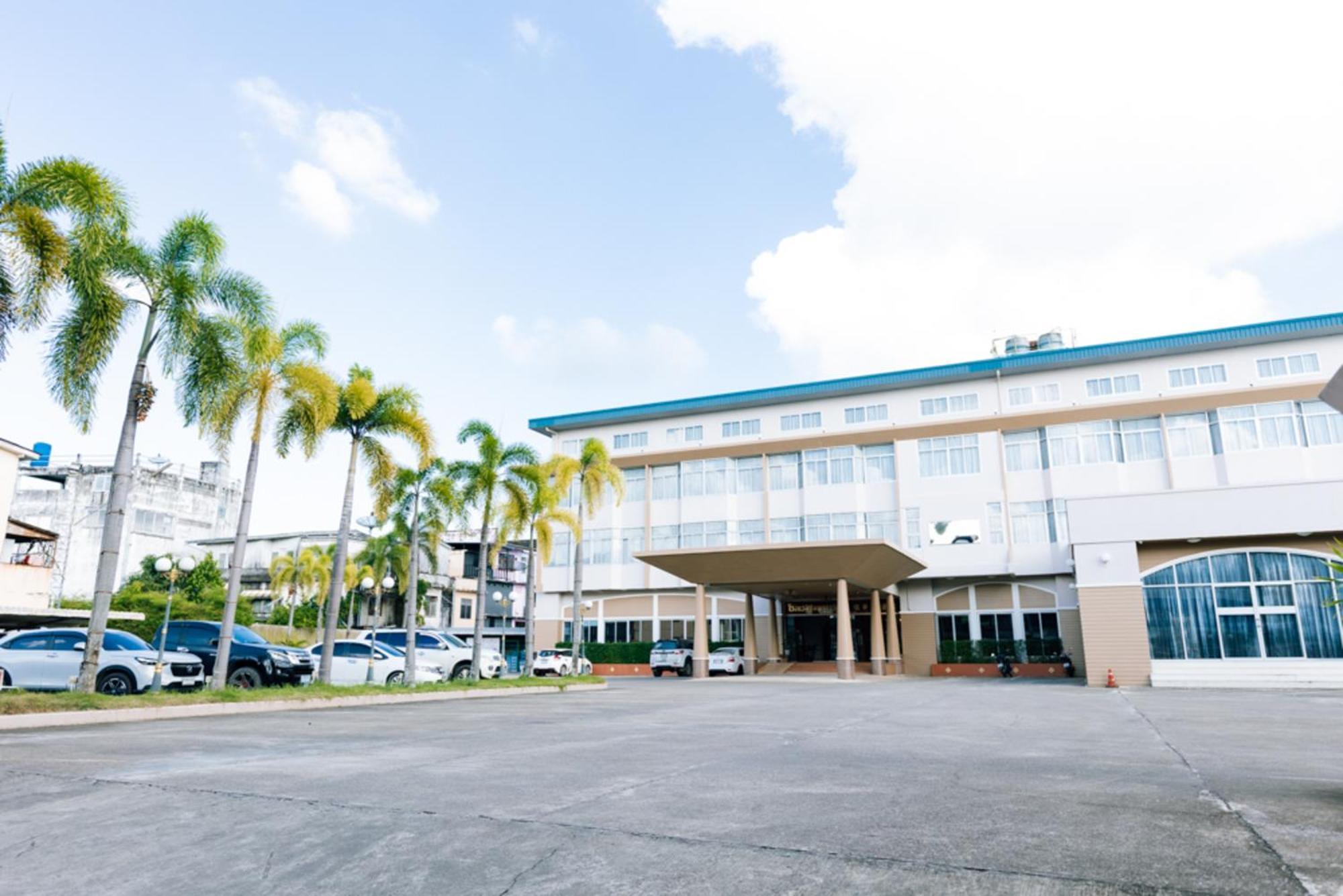 Chumphon Gardens Hotel Екстер'єр фото