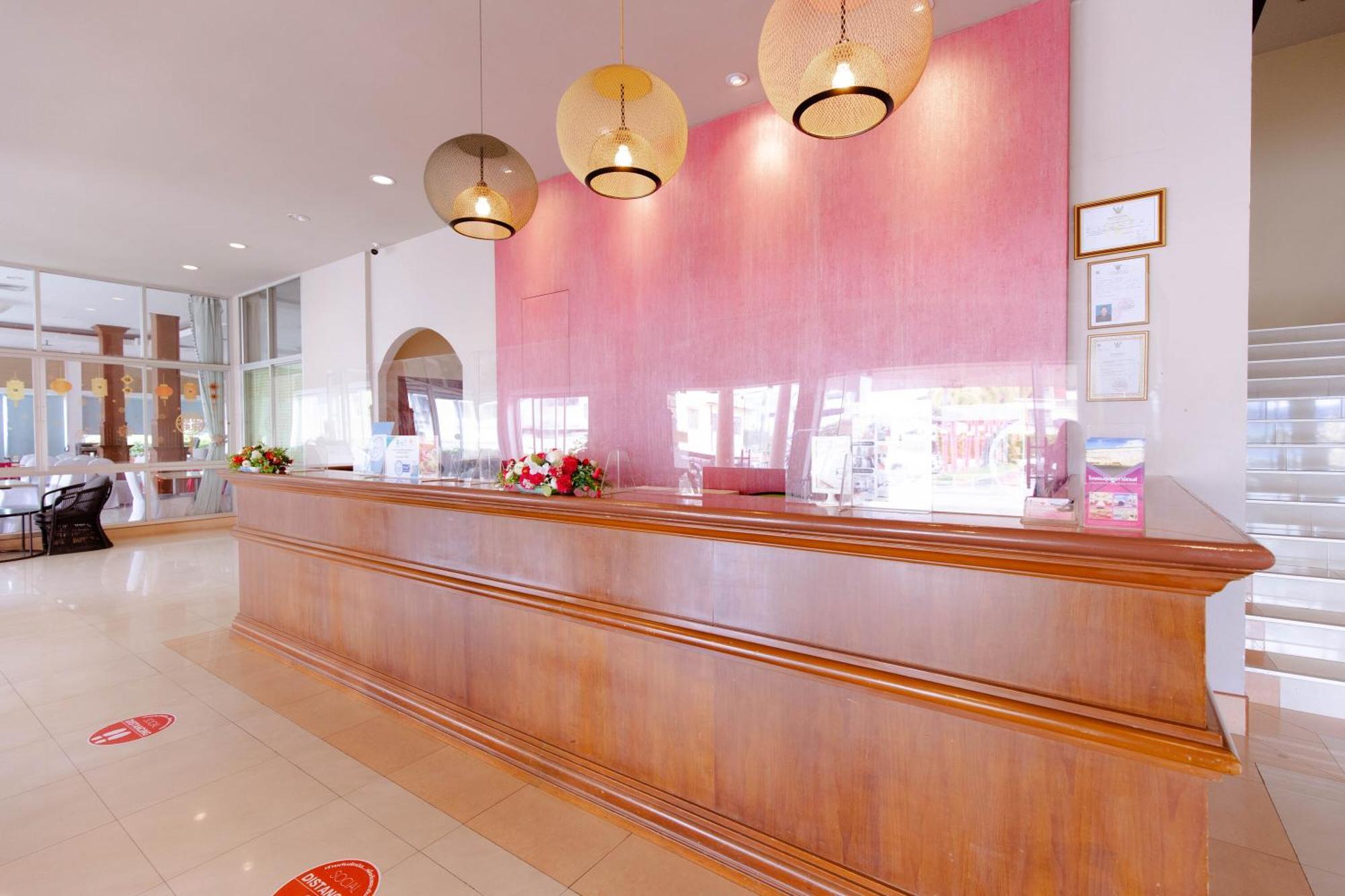 Chumphon Gardens Hotel Екстер'єр фото