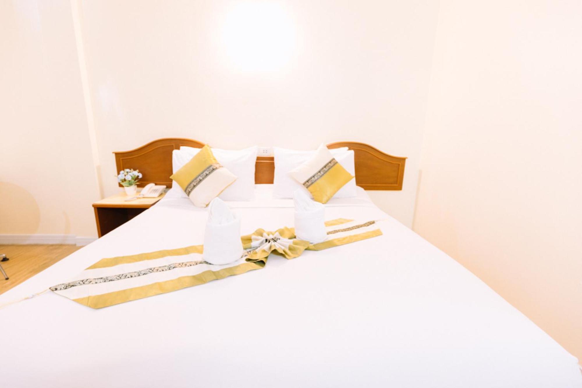 Chumphon Gardens Hotel Екстер'єр фото