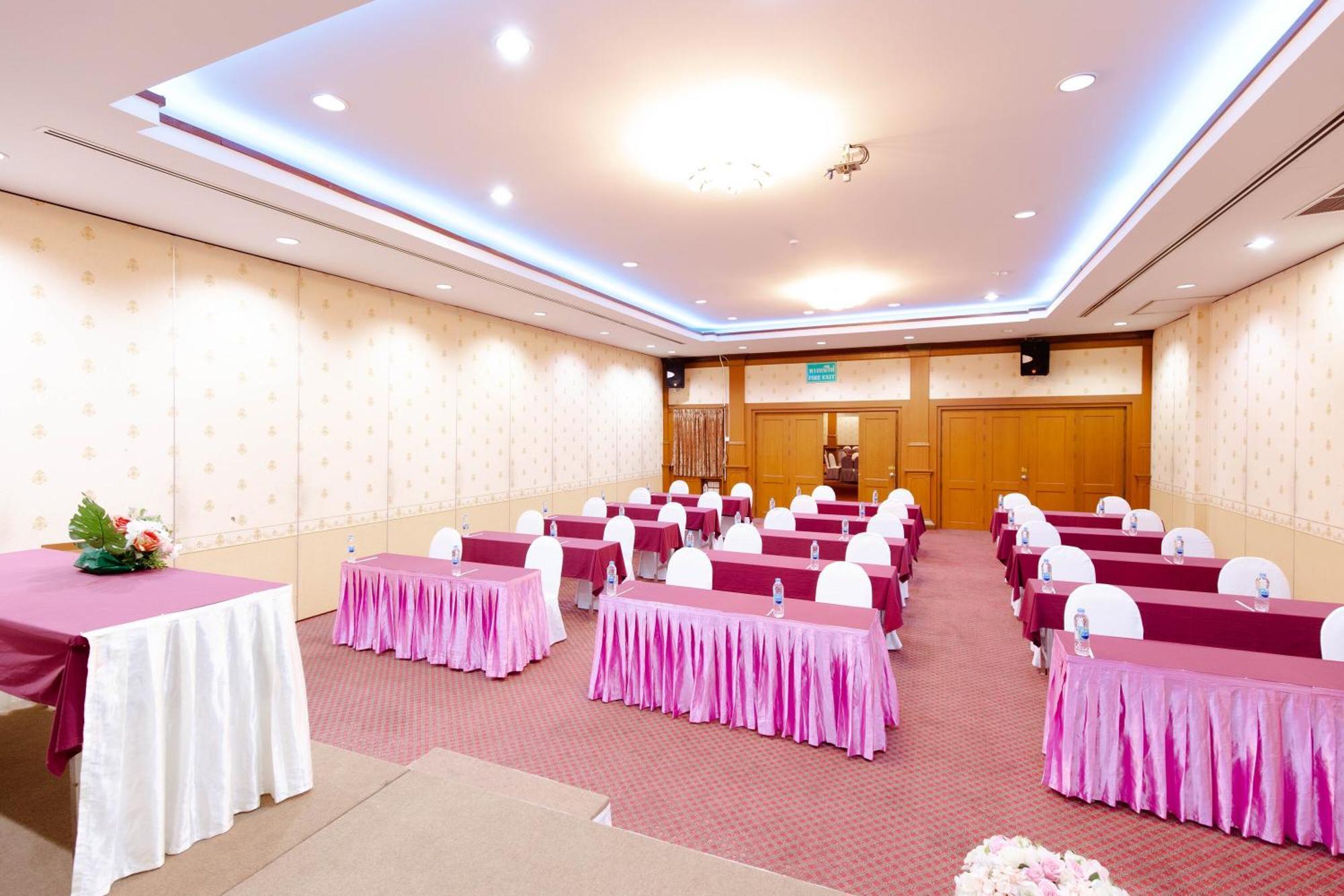 Chumphon Gardens Hotel Екстер'єр фото