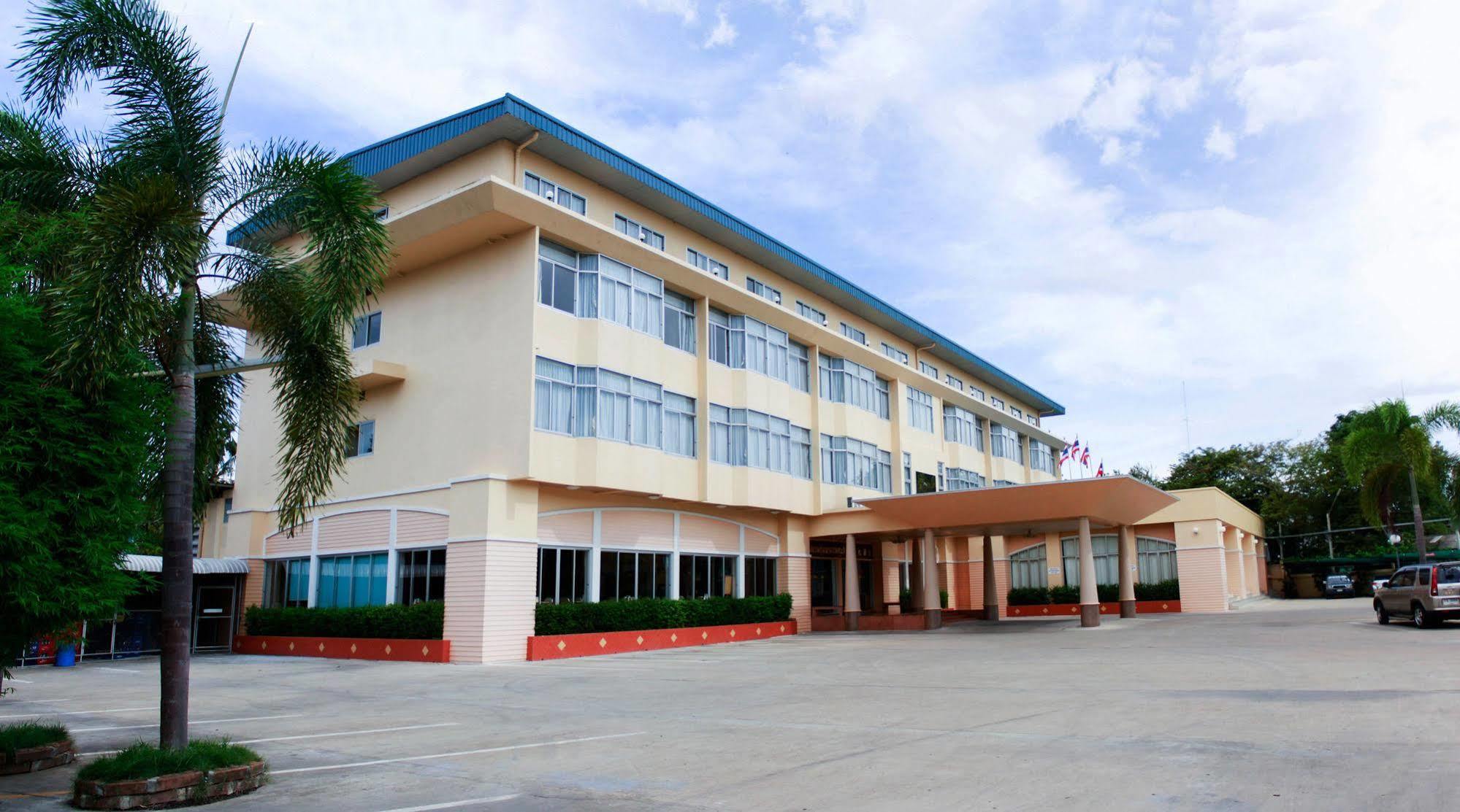 Chumphon Gardens Hotel Екстер'єр фото
